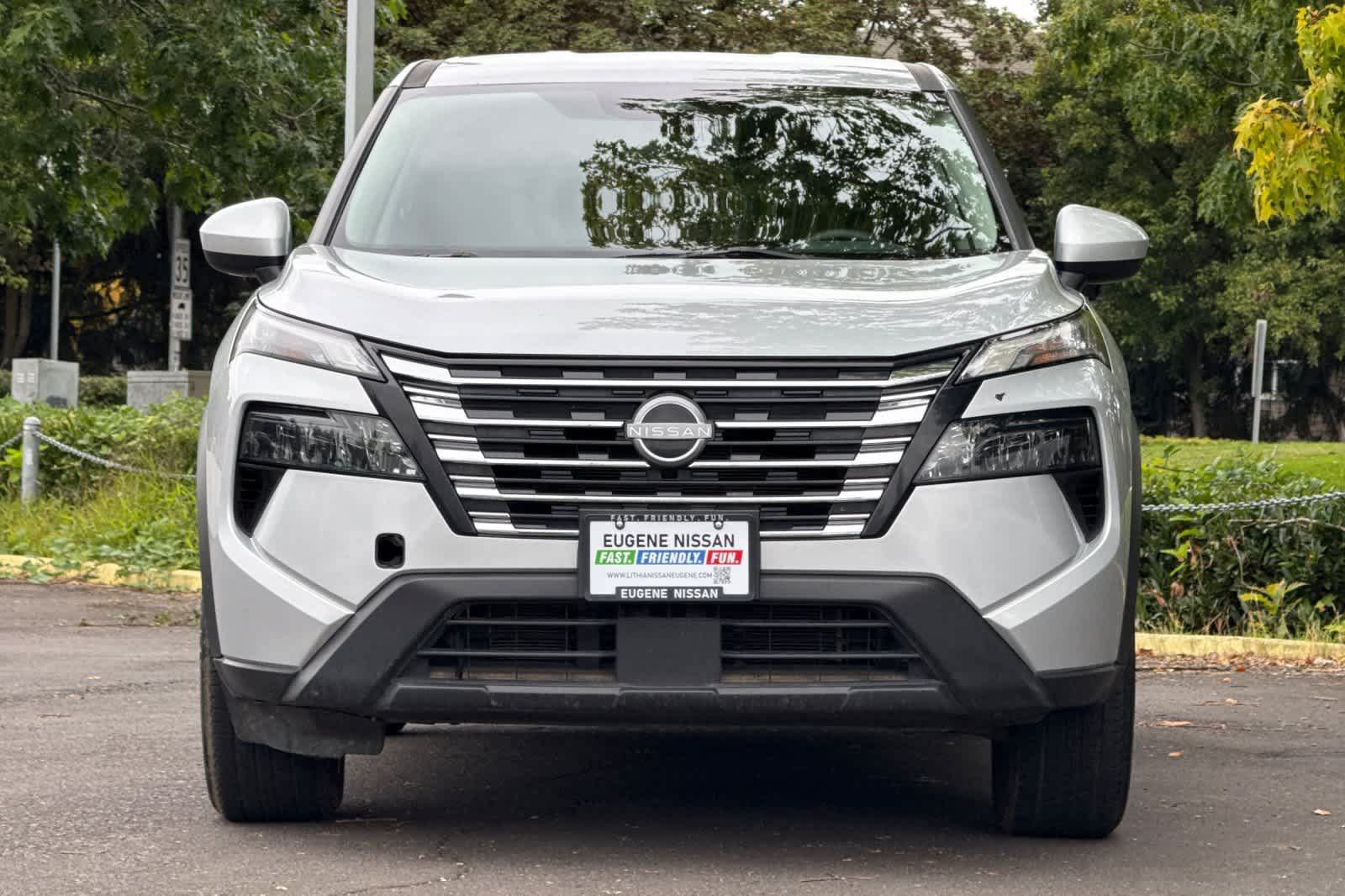 Used 2024 Nissan Rogue SV AWD/4WD image 10