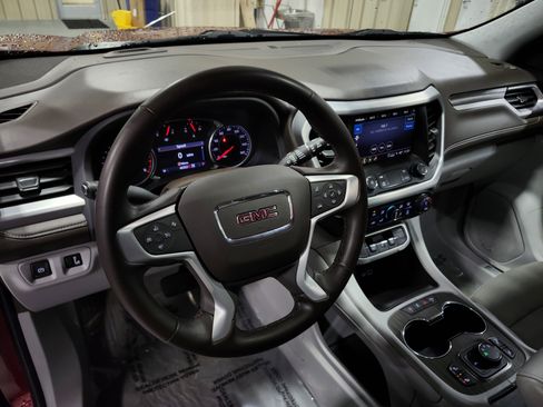 Used 2023 GMC Acadia SLT image 18