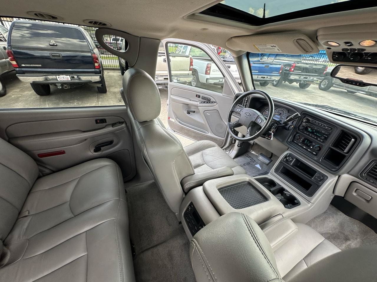 Used 2004 Chevrolet Tahoe LT w/ LT Preferred Equipment Group AWD/4WD image 78