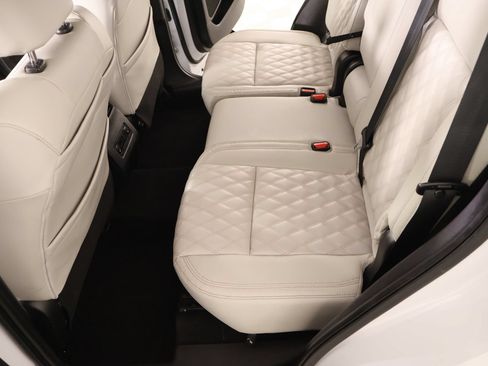 Used 2024 Mitsubishi Outlander SEL FWD image 12