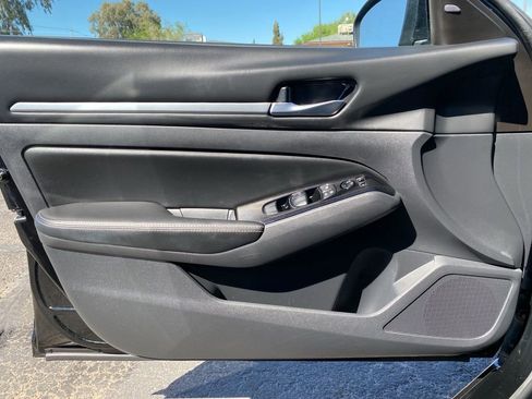 Used 2023 Nissan Altima 2.5 SV image 31