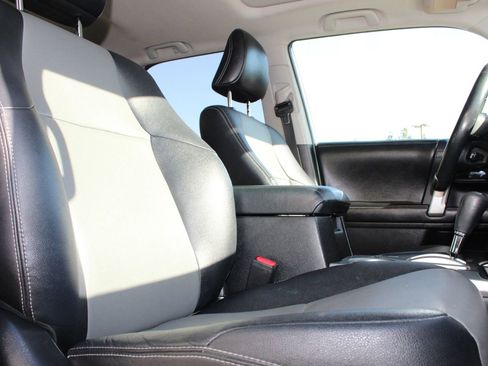 Used 2014 Toyota 4Runner SR5 Premium image 26