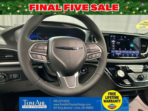 New 2026 Chrysler Voyager LX image 13