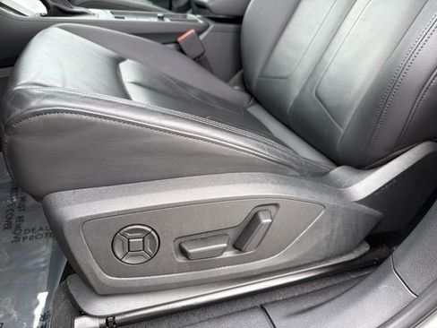 Used 2025 Audi Q3 2.0T Premium AWD/4WD image 11