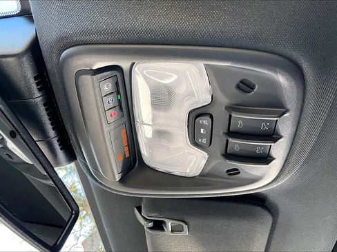 Used 2024 GMC Canyon AT4X image 30