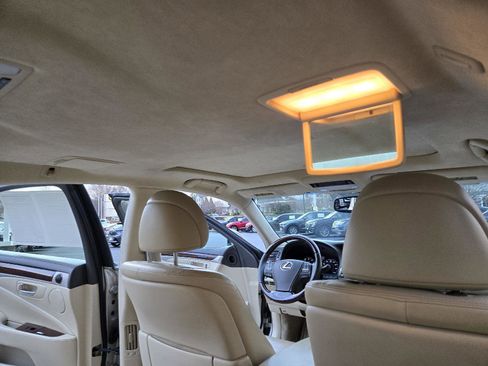 Used 2015 Lexus LS 460 w/ Comfort Package image 23