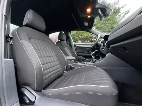 Used 2023 Volkswagen Jetta Sport image 11