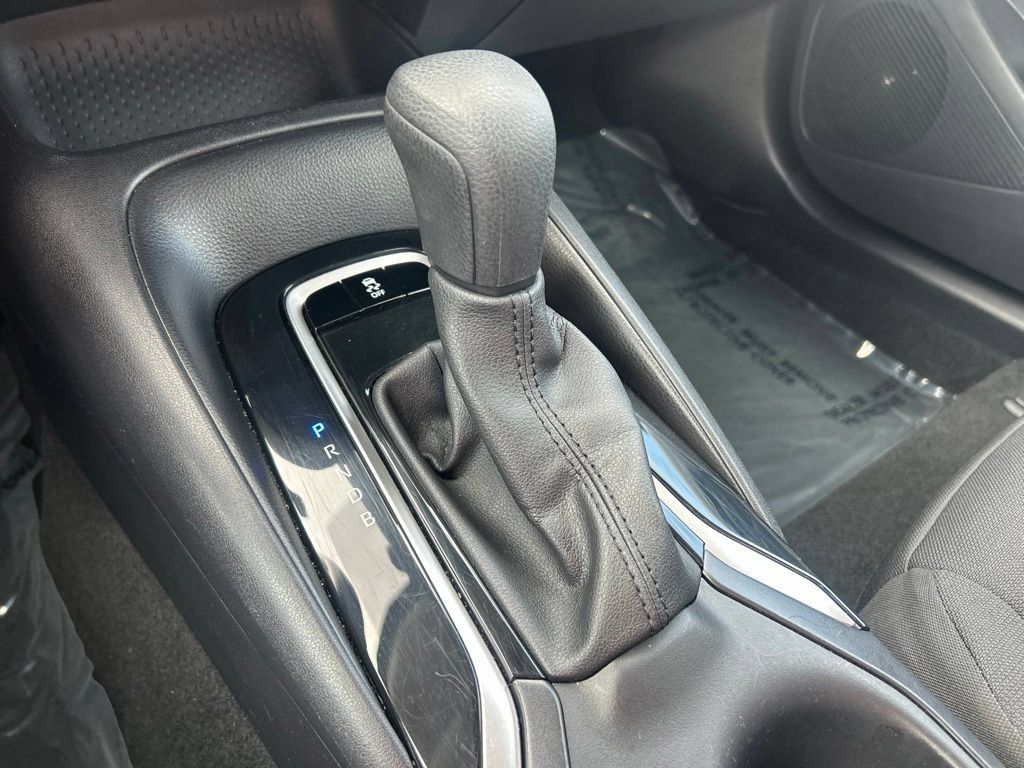 Used 2025 Toyota Corolla LE FWD image 30