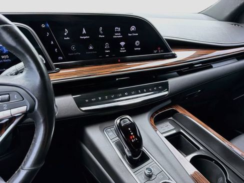 Used 2022 Cadillac Escalade Luxury RWD image 29