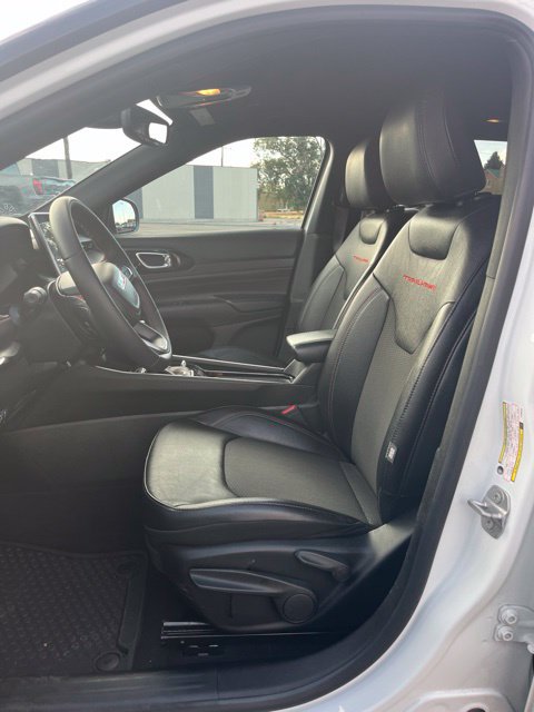 Used 2025 Jeep Compass Trailhawk AWD/4WD image 27