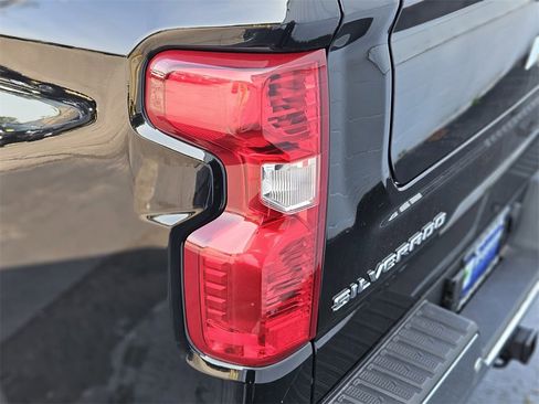 New 2025 Chevrolet Silverado 1500 LT w/ Z71 Off-Road Package image 9