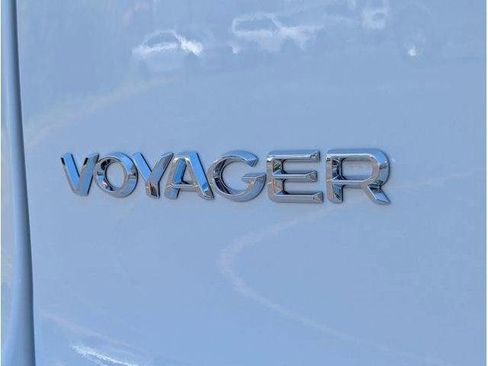 Used 2023 Chrysler Voyager LX FWD image 75