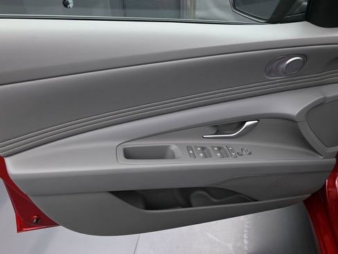 Certified 2025 Hyundai Elantra Sport image 24