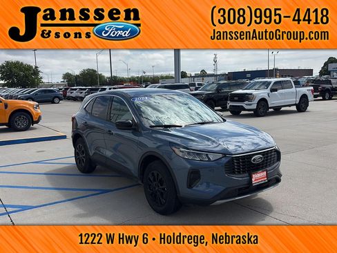 Used 2024 Ford Escape Active w/ Tech Pack #1 AWD/4WD image 4