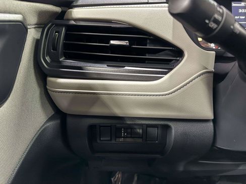 Used 2026 Subaru Forester Premium AWD/4WD image 47