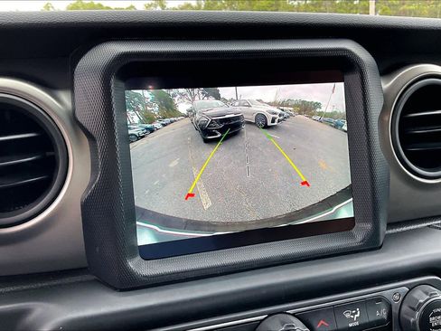 Used 2021 Jeep Wrangler Unlimited Sport image 26