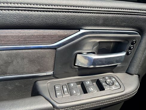 Used 2025 RAM 3500 Laramie AWD/4WD image 14