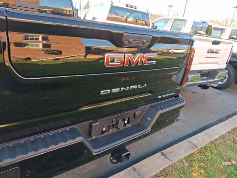 New 2026 GMC Sierra 3500 Denali w/ Denali Reserve Package image 4