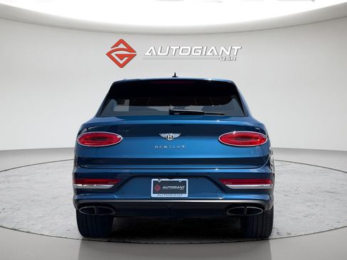 Used 2023 Bentley Bentayga AWD/4WD image 14