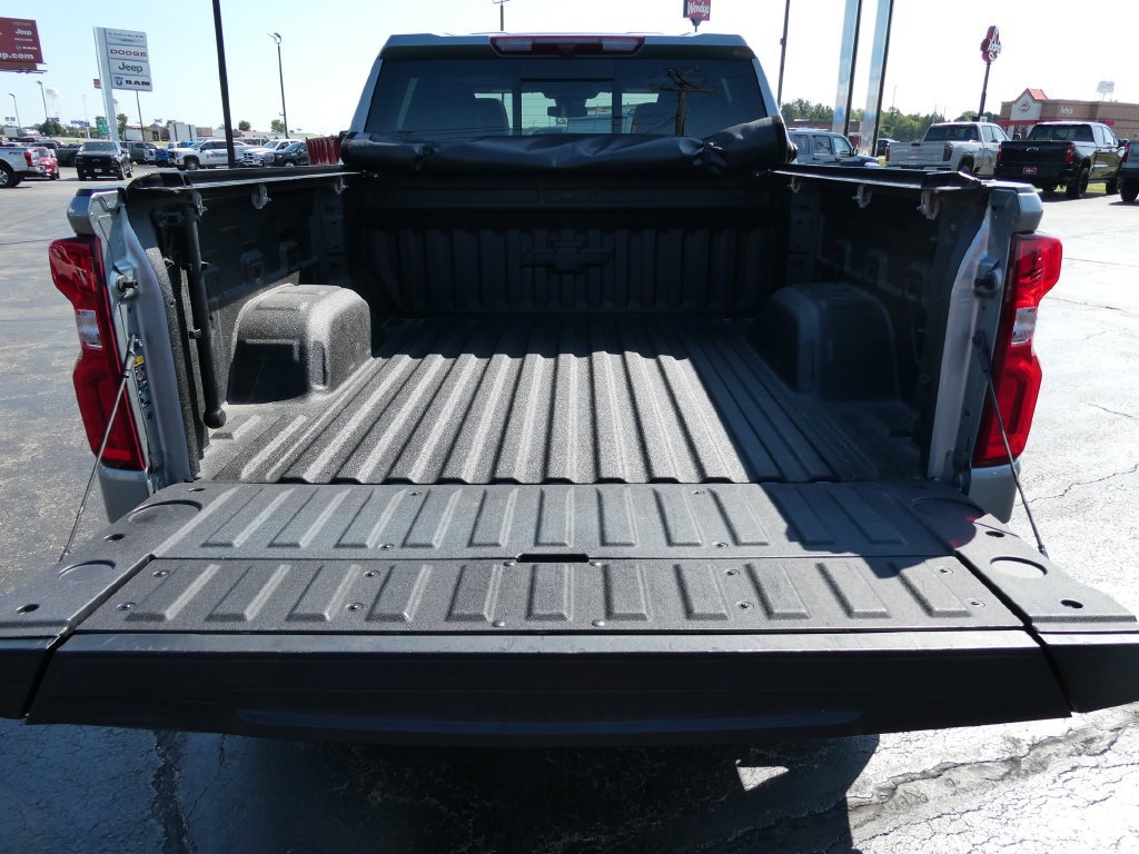Certified 2024 Chevrolet Silverado 1500 RST AWD/4WD image 18