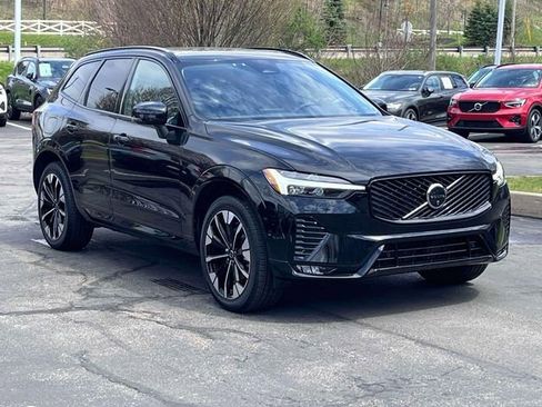 Used 2026 Volvo XC60 B5 Plus w/ Protection Package Premier AWD/4WD image 3