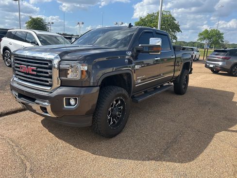 Used 2015 GMC Sierra 2500 SLT w/ Duramax Plus Package image 19