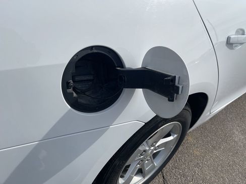 Used 2016 Chevrolet Malibu LS image 10