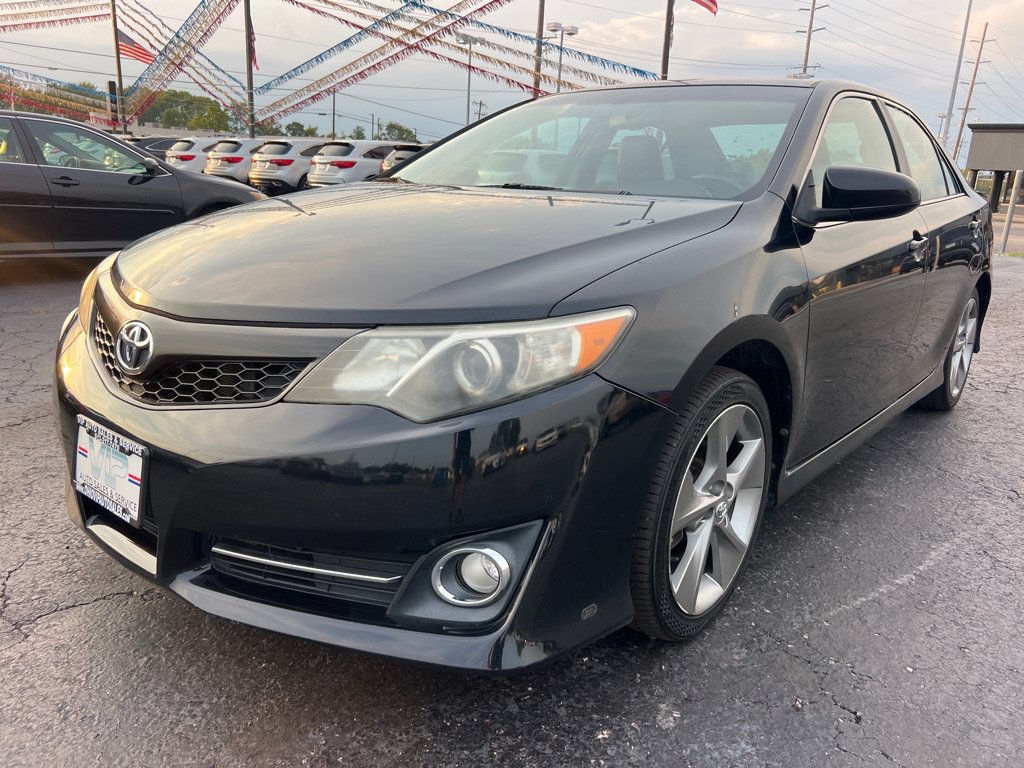 Used 2012 Toyota Camry SE w/ Leather Pkg FWD image 7