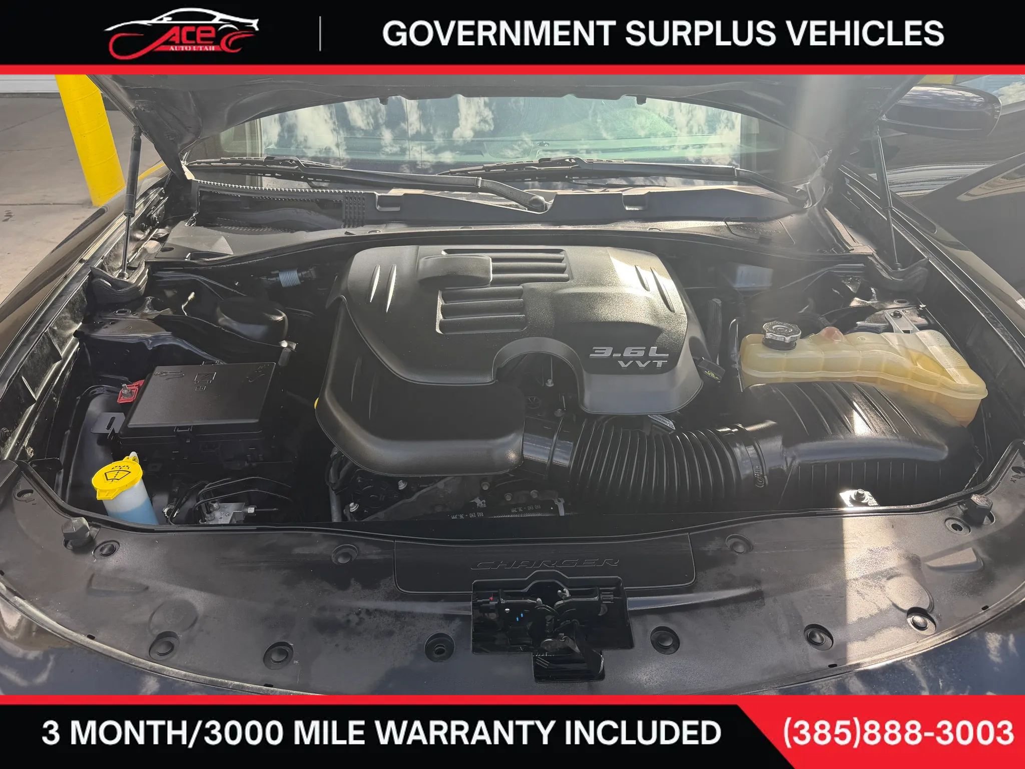 Used 2019 Dodge Charger SXT w/ Travel & Safety Group RWD image 12