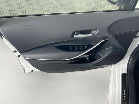 Used 2025 Toyota Corolla XSE FWD image 18