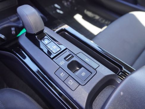 Certified 2023 Toyota Prius LE FWD image 17