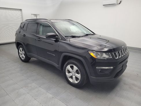 Used 2018 Jeep Compass Latitude w/ Safe & Security Group AWD/4WD image 11