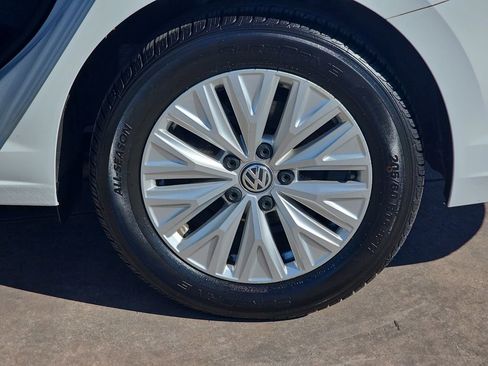 Used 2020 Volkswagen Jetta S image 36