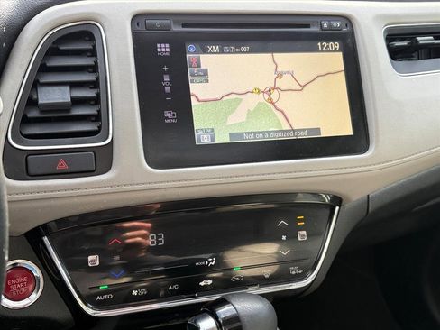 Used 2018 Honda HR-V EX-L image 9