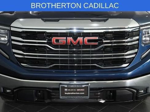 Used 2022 GMC Sierra 1500 SLT AWD/4WD image 13