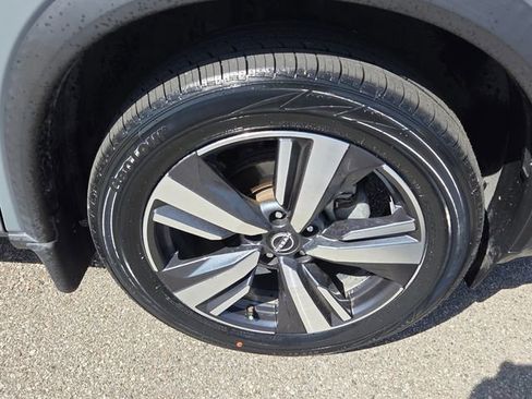 Used 2022 Nissan Rogue SL image 16