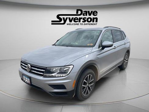 Used 2020 Volkswagen Tiguan SE w/ Panoramic Sunroof Package image 1