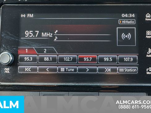 Used 2018 Mitsubishi Outlander SE image 35