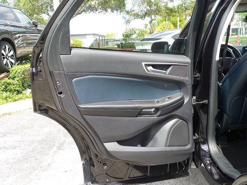 Used 2022 Ford Edge SEL w/ Sport Appearance Package AWD/4WD image 23