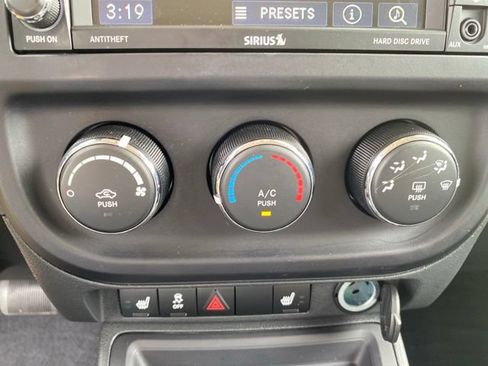Used 2015 Jeep Patriot High Altitude AWD/4WD image 25