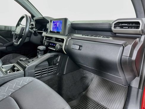 Certified 2026 Toyota Tacoma SR5 AWD/4WD image 28