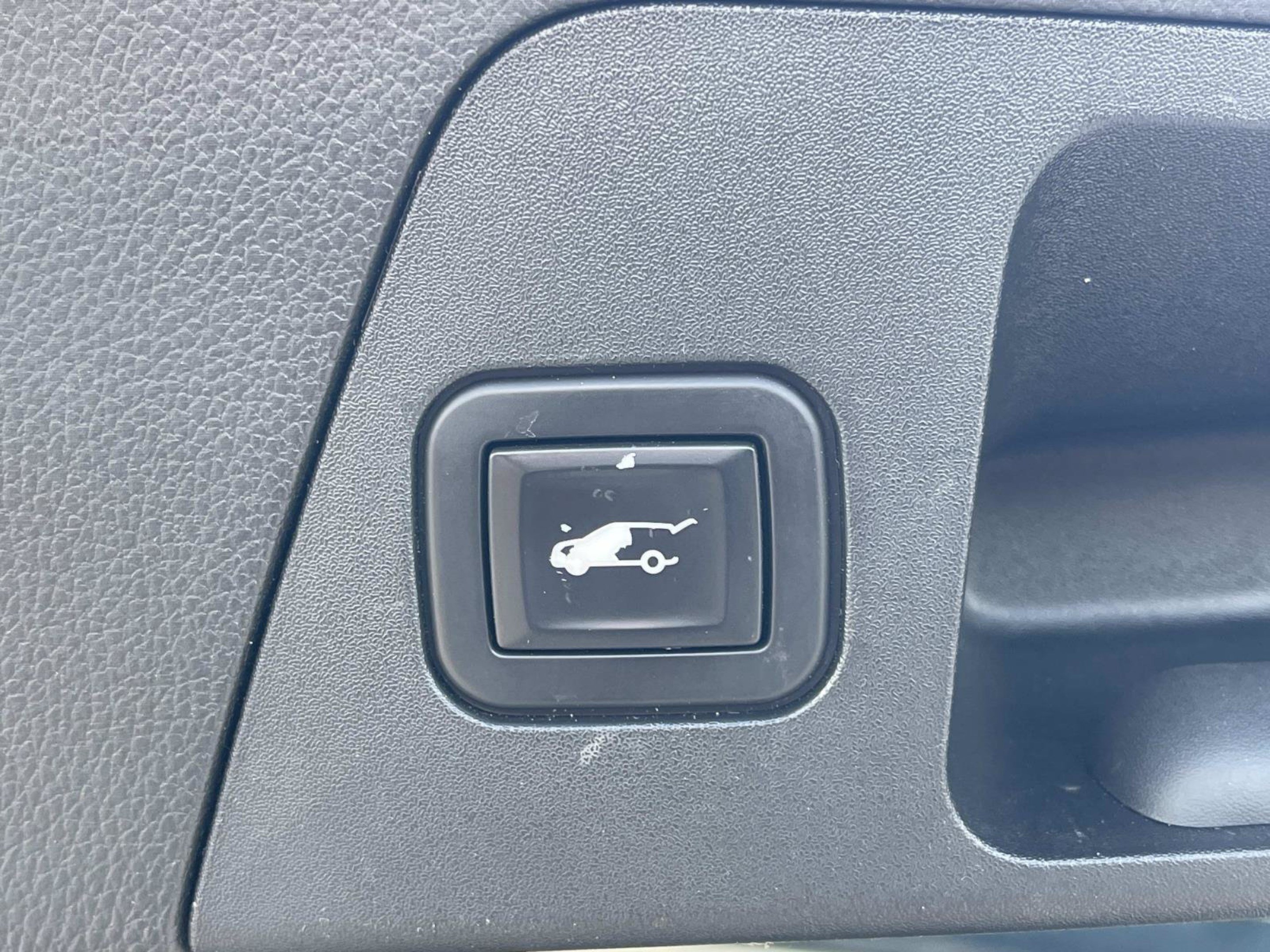 Used 2020 Buick Envision Essence FWD image 10