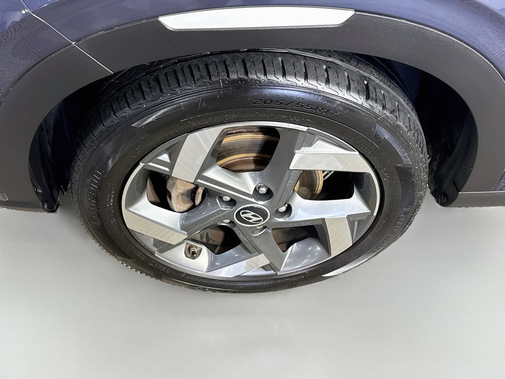 Used 2022 Hyundai Venue Limited FWD image 4