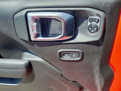 New 2025 Jeep Gladiator Rubicon w/ Convenience Group image 14