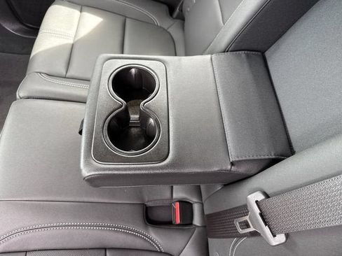 Used 2024 Chevrolet Blazer LT FWD image 17