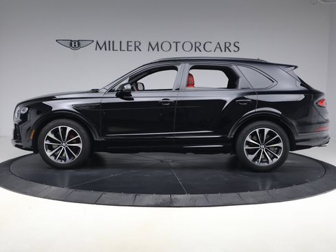 Used 2022 Bentley Bentayga image 3