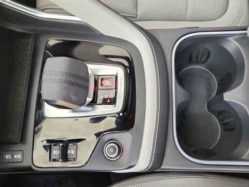 Used 2024 Jaguar E-PACE R-Dynamic SE image 48