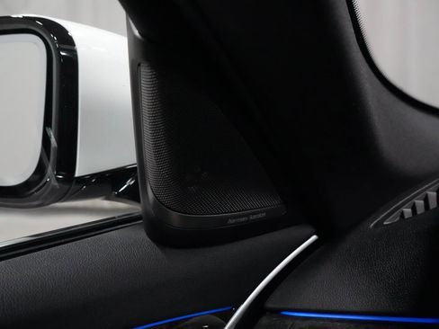 Used 2023 BMW 530i xDrive 530i xDrive w/ Premium Package image 23