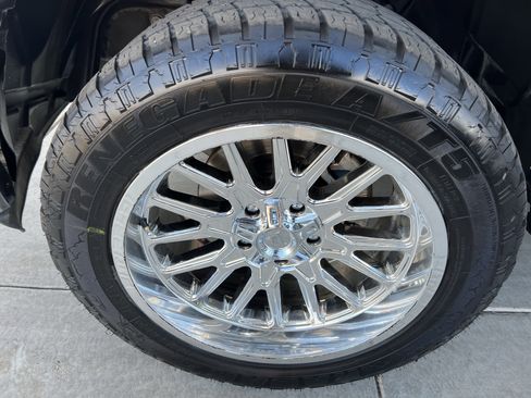 Used 2018 RAM 1500 Classic SLT image 11