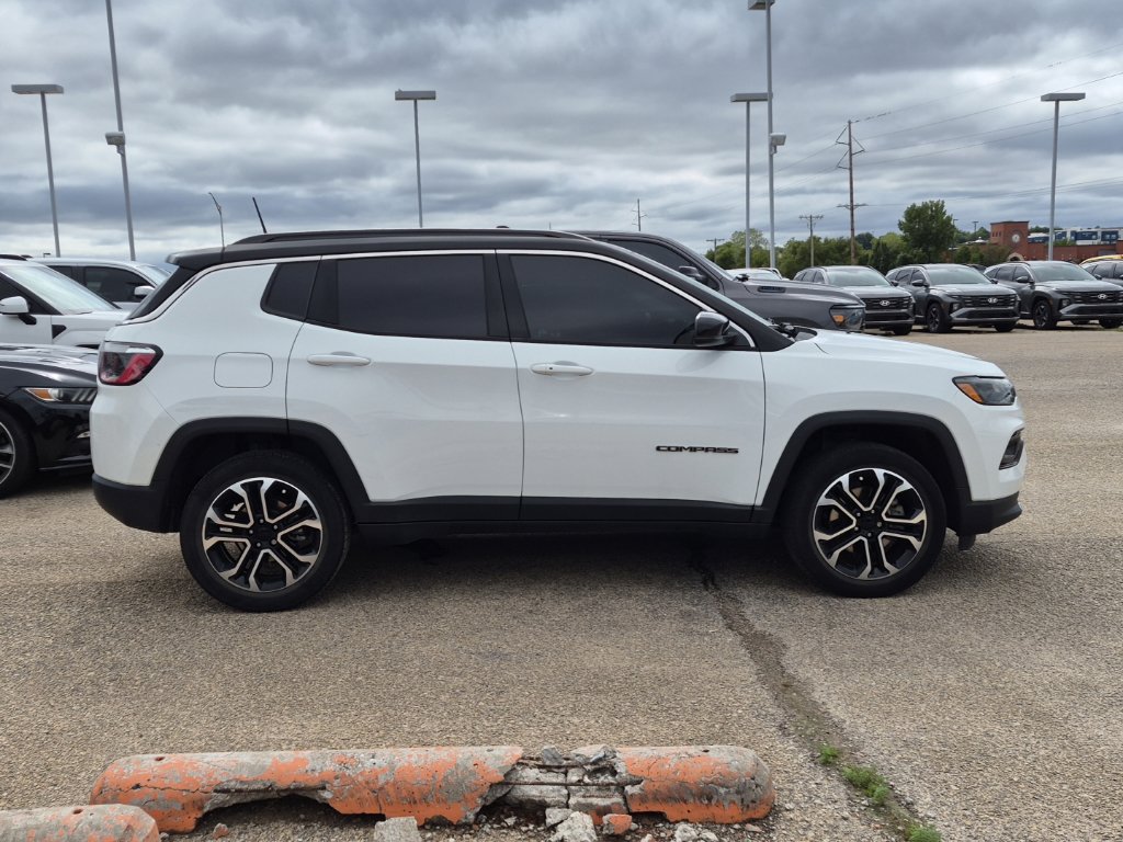 Used 2022 Jeep Compass Limited AWD/4WD image 2